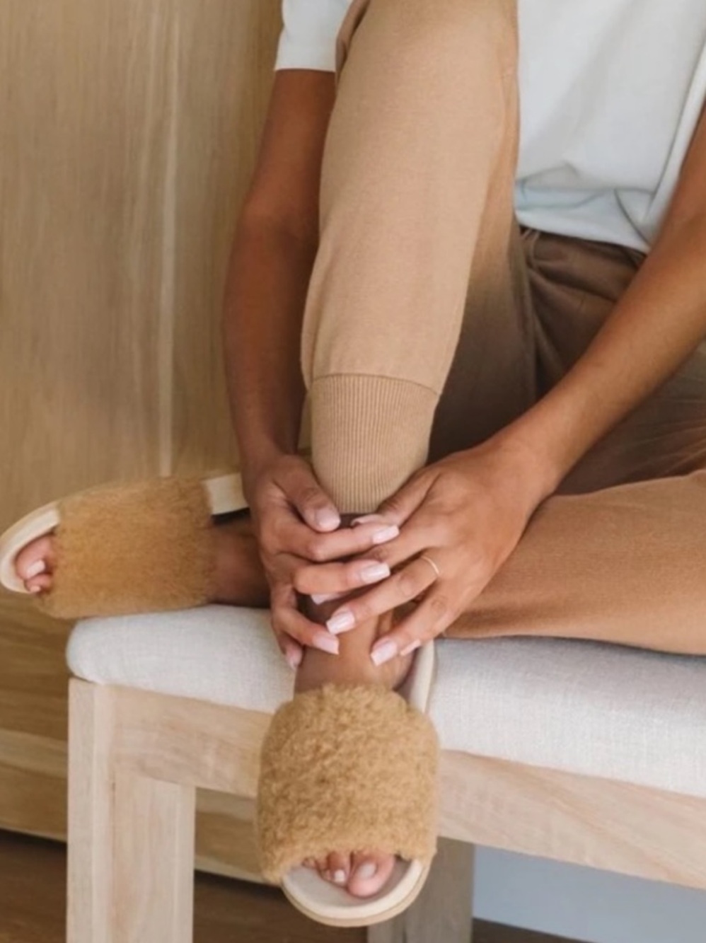 Jenni Kayne Shearling Slide Slippers in Camel